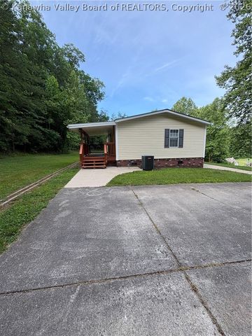 393 Sams Fork Road, Hurricane, WV 25526