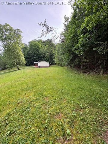 393 Sams Fork Road, Hurricane, WV 25526