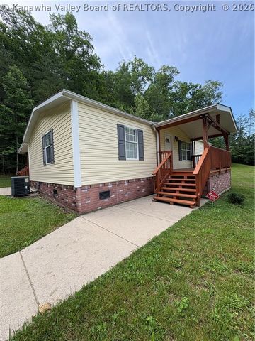 393 Sams Fork Road, Hurricane, WV 25526