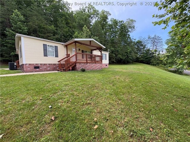 393 Sams Fork Road, Hurricane, WV 25526