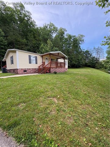 393 Sams Fork Road, Hurricane, WV 25526