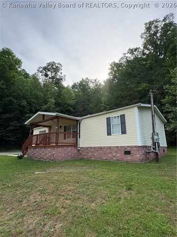 393 Sams Fork Road, Hurricane, WV 25526
