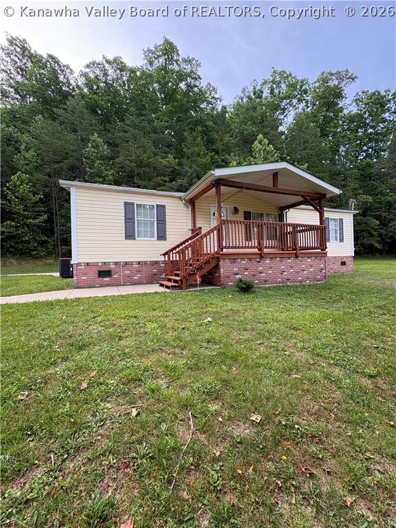 393 Sams Fork Road, Hurricane, WV 25526