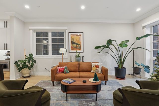 1934 W BELMONT Avenue 1E, Chicago, IL 60657