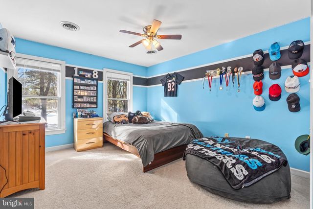 55 ISAIAH LN, Falling Waters, WV 25419