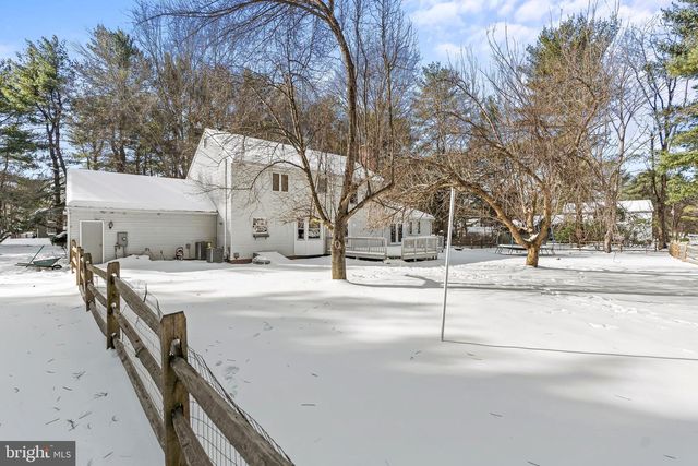 55 ISAIAH LN, Falling Waters, WV 25419