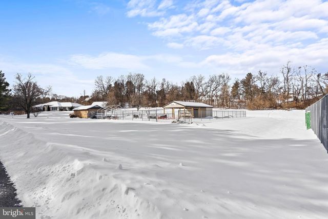 55 ISAIAH LN, Falling Waters, WV 25419