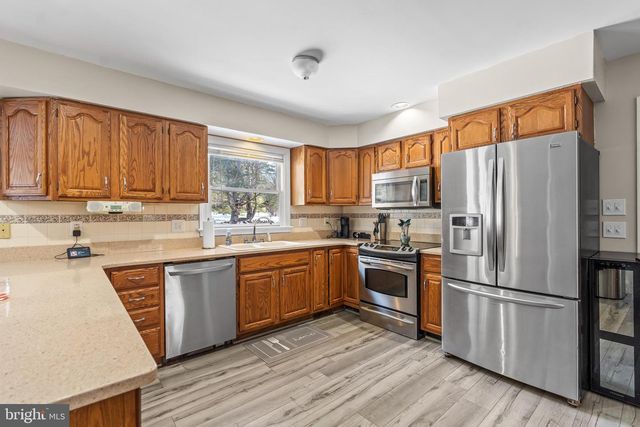 55 ISAIAH LN, Falling Waters, WV 25419