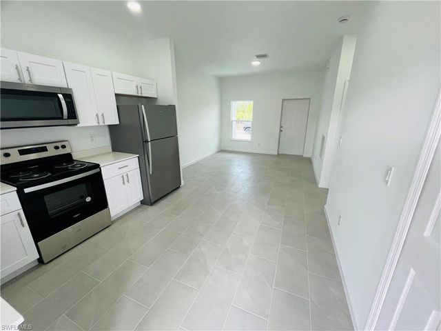 3113 40th ST W, Lehigh Acres, FL 33971