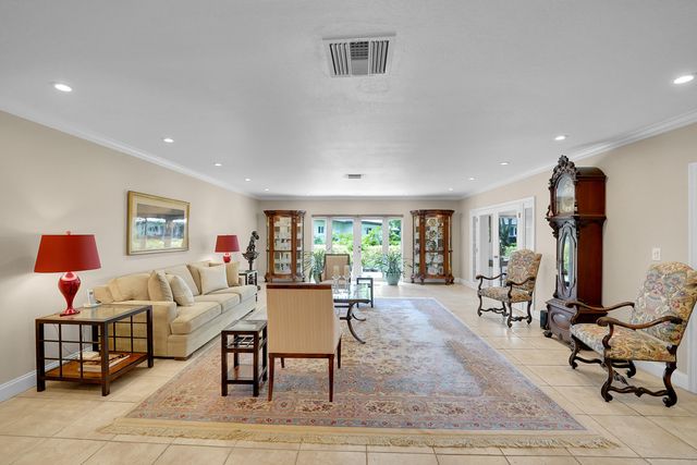 1019 E Cypress Drive, Pompano Beach, FL 33069