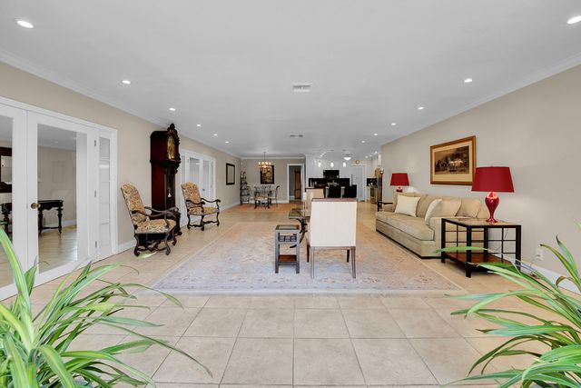 1019 E Cypress Drive, Pompano Beach, FL 33069