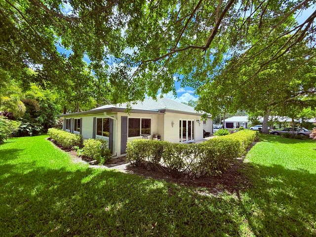 1019 E Cypress Drive, Pompano Beach, FL 33069