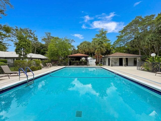 1019 E Cypress Drive, Pompano Beach, FL 33069