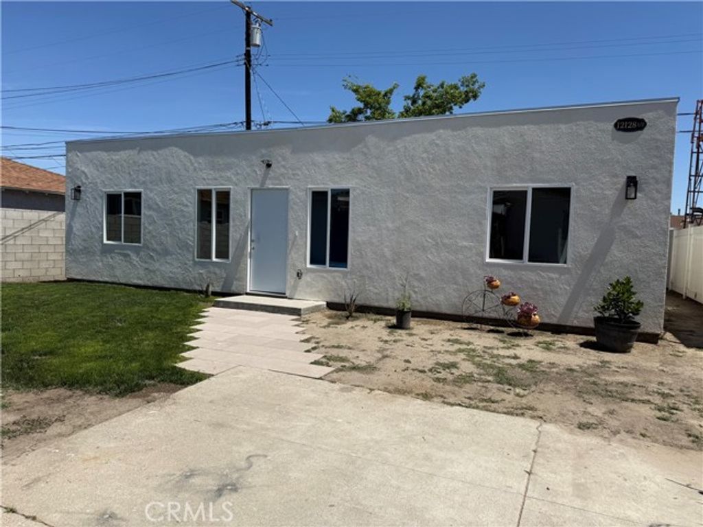 12128 Alvaro, Los Angeles, CA 90059