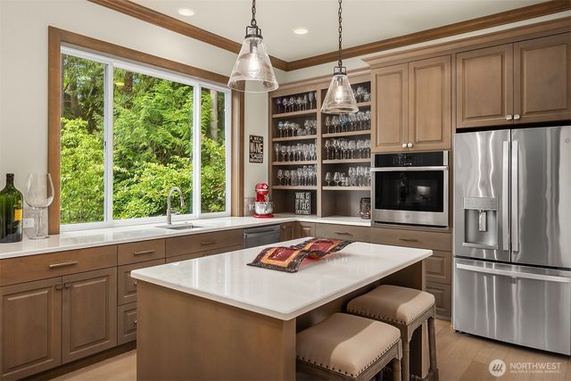 10461 SE 23rd Street, Bellevue, WA 98004
