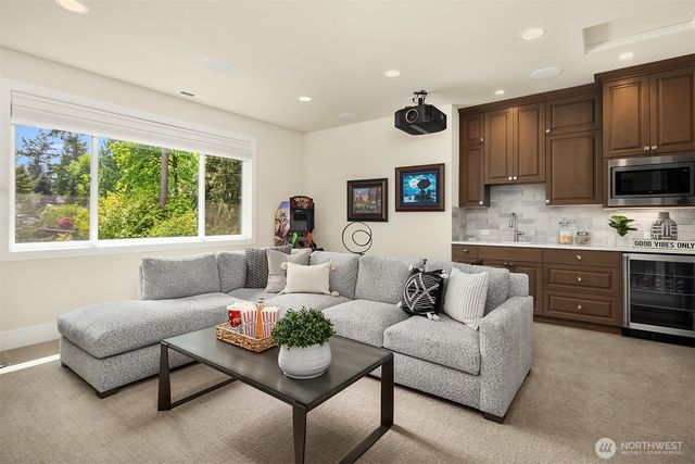 10461 SE 23rd Street, Bellevue, WA 98004
