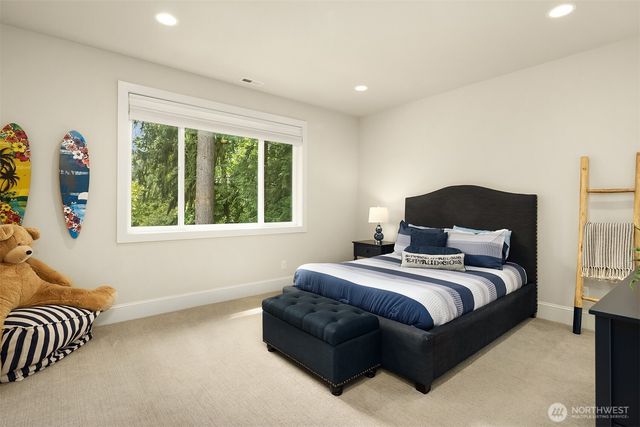 10461 SE 23rd Street, Bellevue, WA 98004