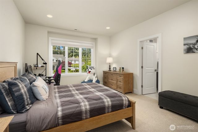 10461 SE 23rd Street, Bellevue, WA 98004