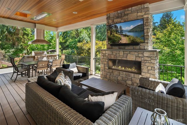 10461 SE 23rd Street, Bellevue, WA 98004