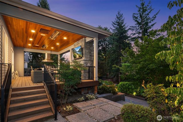 10461 SE 23rd Street, Bellevue, WA 98004