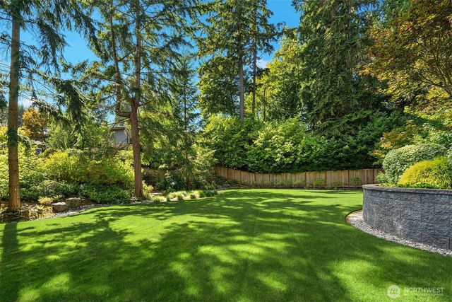 10461 SE 23rd Street, Bellevue, WA 98004