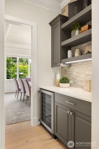 10461 SE 23rd Street, Bellevue, WA 98004