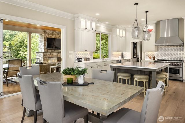 10461 SE 23rd Street, Bellevue, WA 98004
