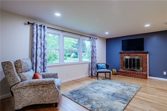 25 Redwood Drive, Penfield, NY 14526