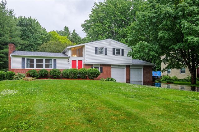 25 Redwood Drive, Penfield, NY 14526