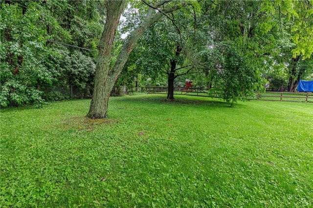 25 Redwood Drive, Penfield, NY 14526