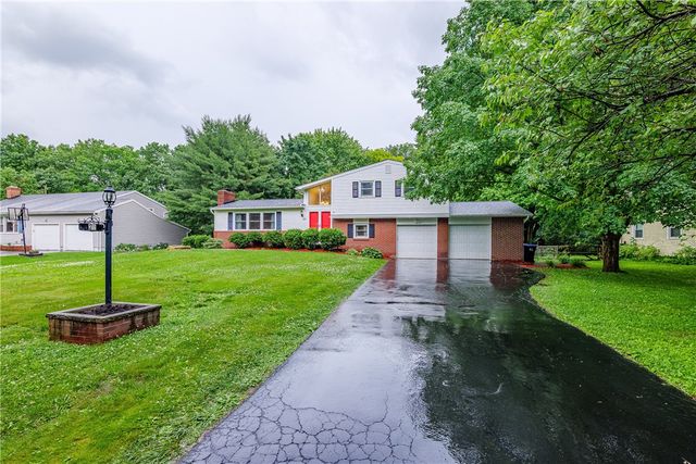 25 Redwood Drive, Penfield, NY 14526