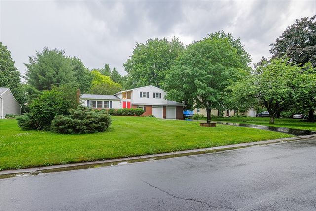 25 Redwood Drive, Penfield, NY 14526