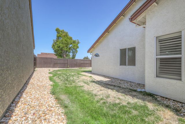 8100 Halladale Ct, Sacramento, CA 95829