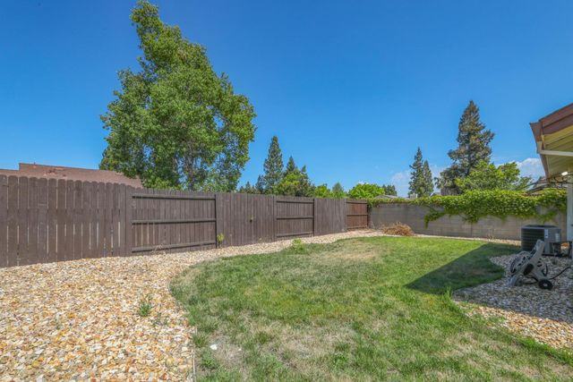 8100 Halladale Ct, Sacramento, CA 95829