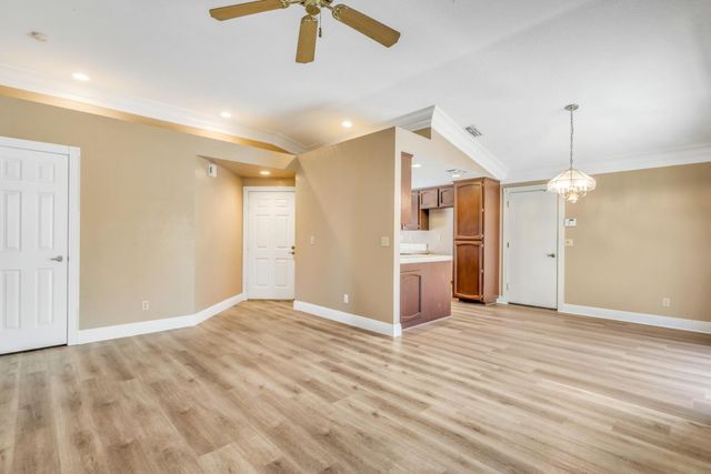 8100 Halladale Ct, Sacramento, CA 95829