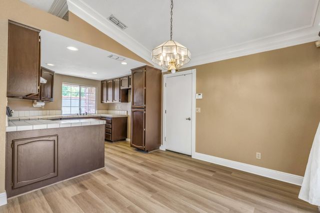 8100 Halladale Ct, Sacramento, CA 95829