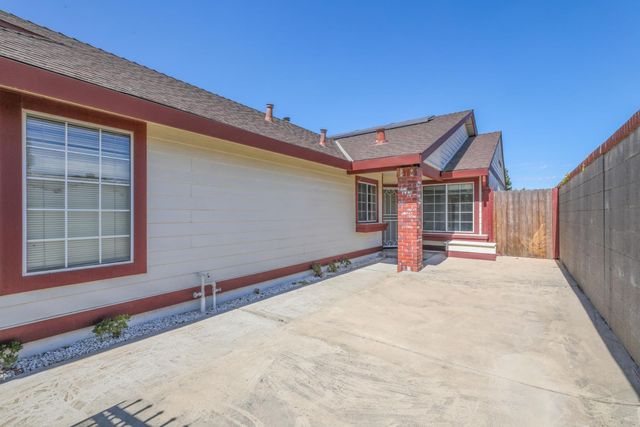 8100 Halladale Ct, Sacramento, CA 95829