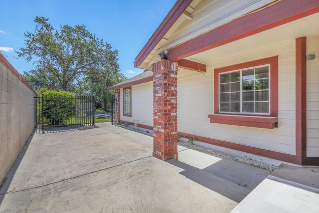 8100 Halladale Ct, Sacramento, CA 95829