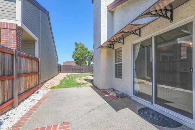 8100 Halladale Ct, Sacramento, CA 95829