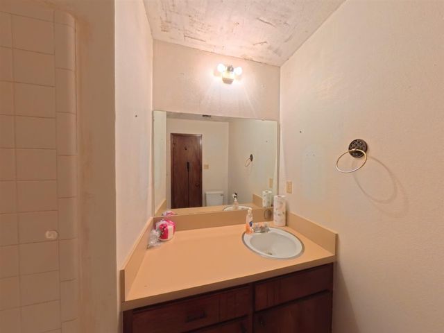 102 E D Ave, Cache, OK 73527