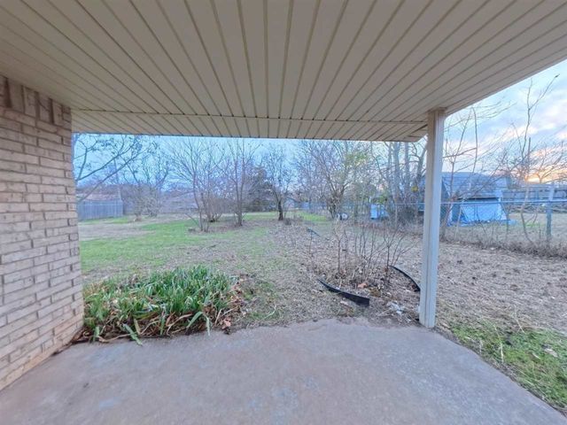 102 E D Ave, Cache, OK 73527