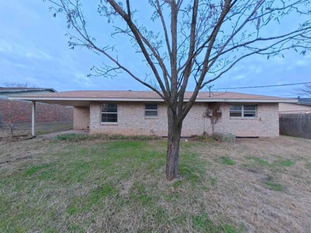 102 E D Ave, Cache, OK 73527