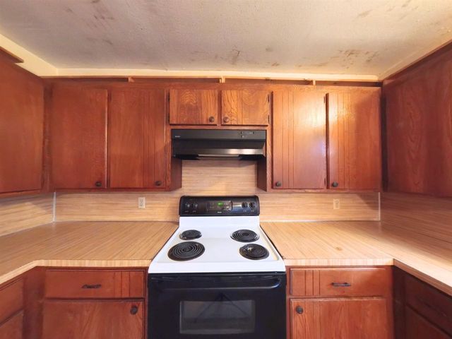 102 E D Ave, Cache, OK 73527