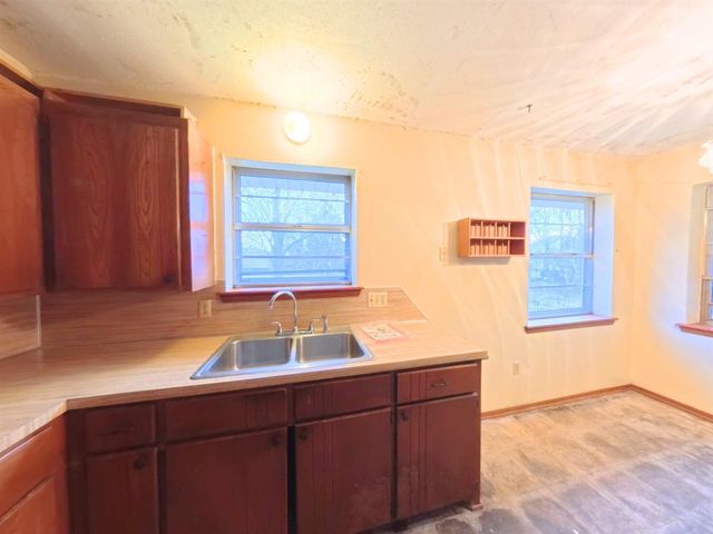 102 E D Ave, Cache, OK 73527