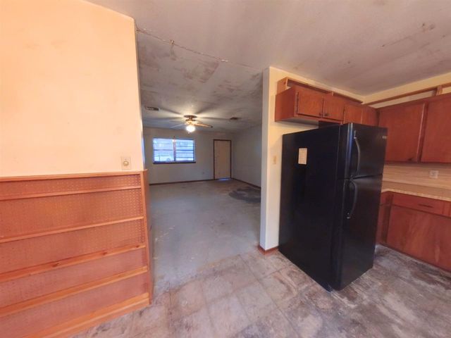 102 E D Ave, Cache, OK 73527