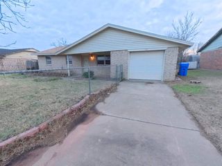 102 E D Ave, Cache, OK 73527