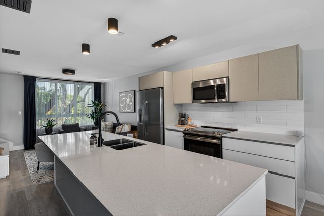2535 NE 193rd Street 3203, Miami, FL 33180