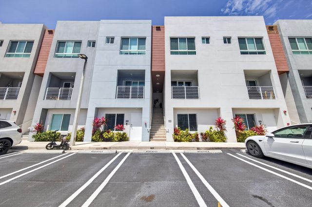 2535 NE 193rd Street 3203, Miami, FL 33180