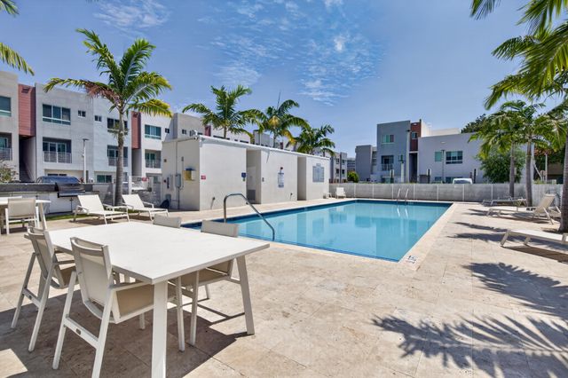 2535 NE 193rd Street 3203, Miami, FL 33180