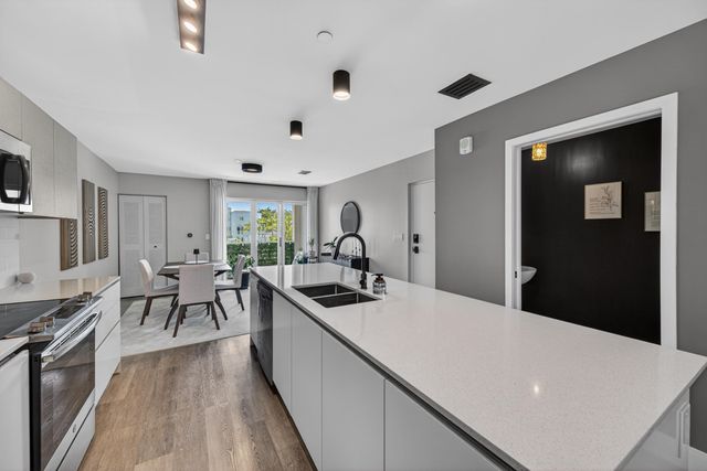 2535 NE 193rd Street 3203, Miami, FL 33180